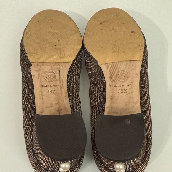 Chanel Pumps CC Logo Pearl and Gripoix Embellished Flats 39.5 Gold - Picture 8 of 14